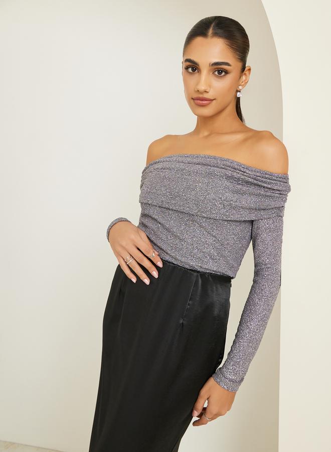 ستايلي بلوزة بأكتاف مكشوفة وتفاصيل براقة - Image 5